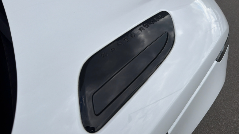 Land Rover Range Rover Velar 2.0 D200 R-Dynamic SE 5dr Auto Diesel Estate